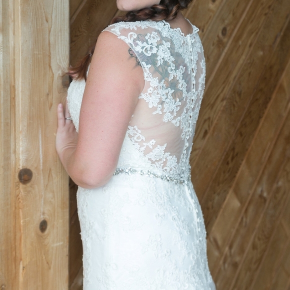 Wedding Dress - Picture 2 of 4